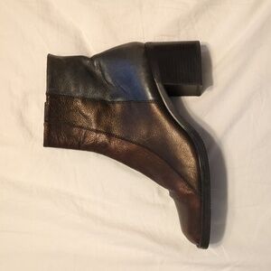 1970s Style Bandolino Metallic Vintage Leather Ankle Boots Square Toe 8.5